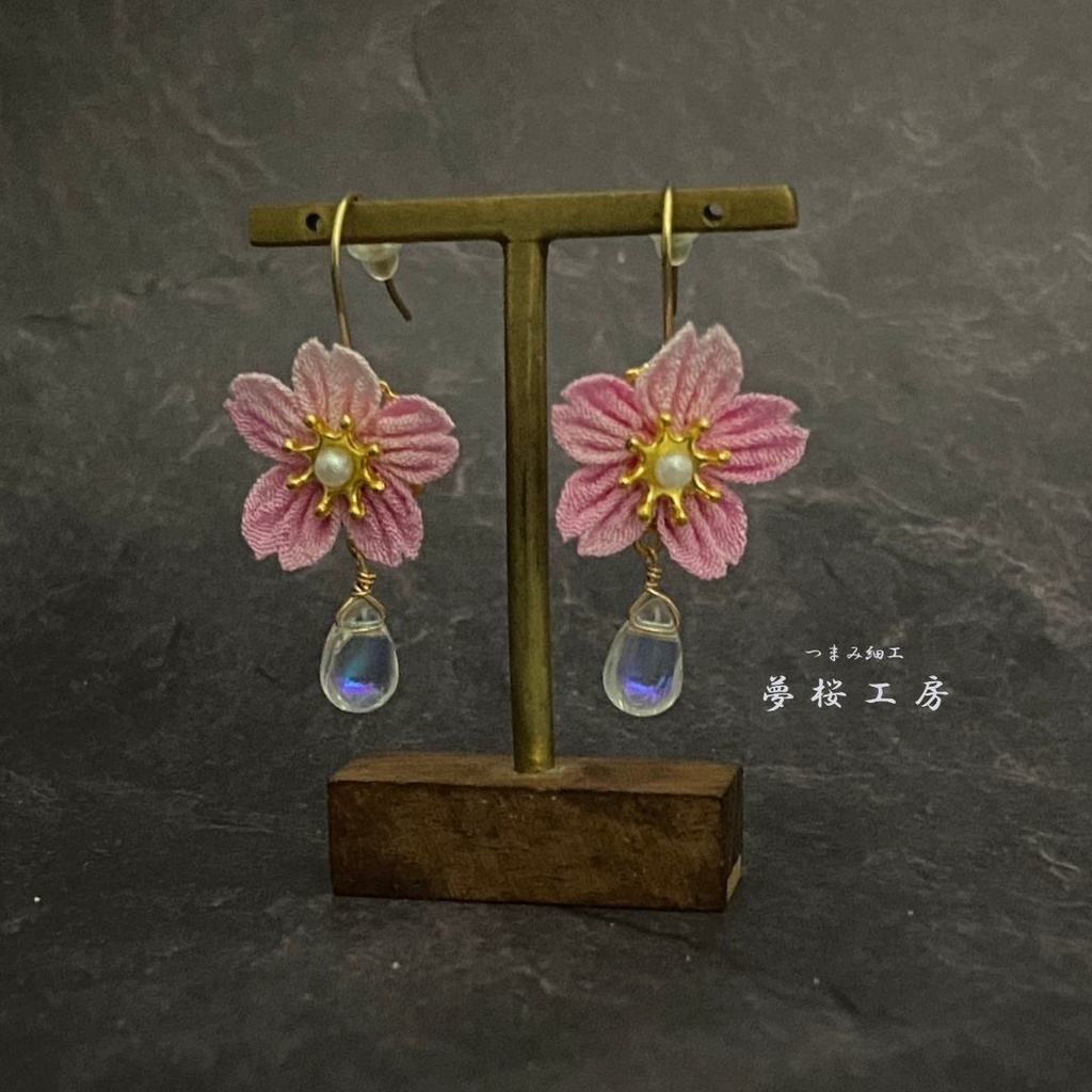 «新作・人気商品 »つまみ細工 桜ゆらゆらピアス *普段使い*cherryblossom *Pierced earrings* Japanese Traditional Crafts *
