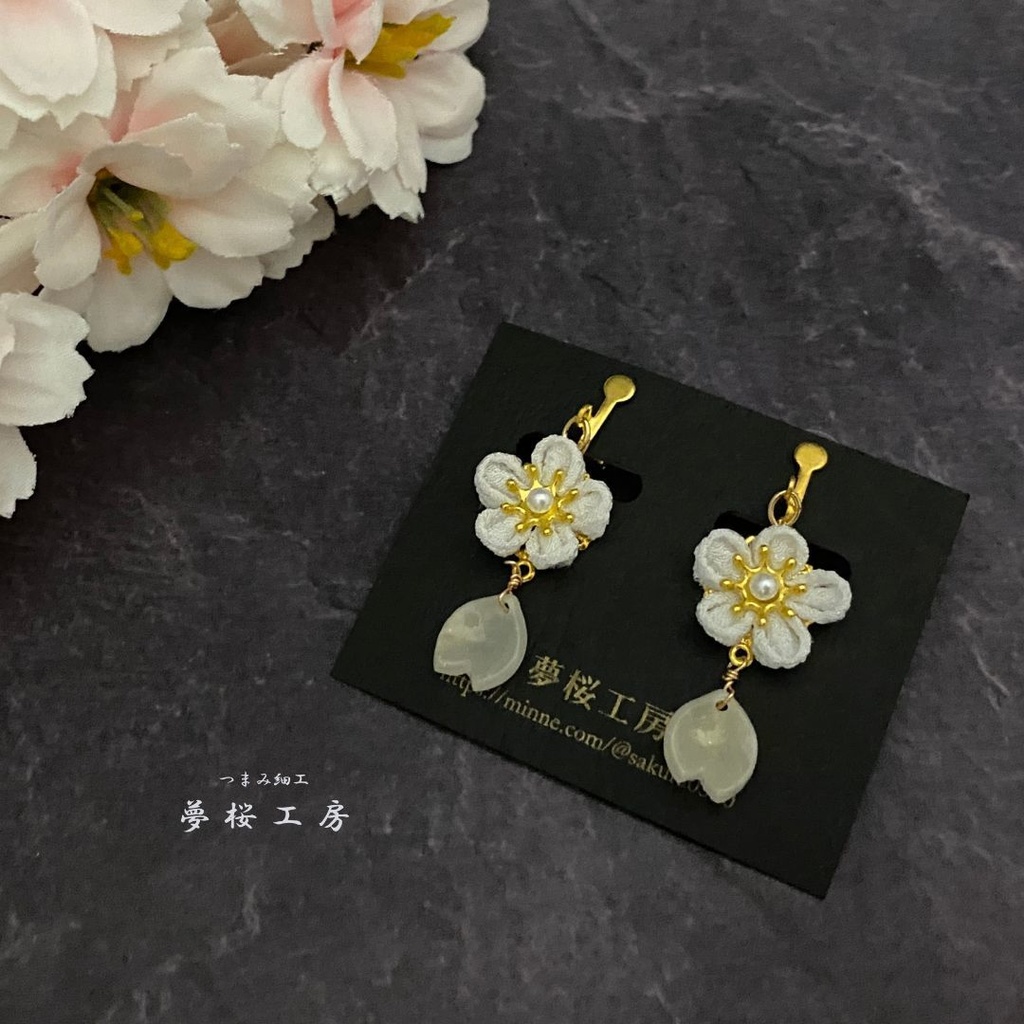 «新作 »つまみ細工 丸つまみイヤリング  *Earrings * cherryblossom *Pierced earrings  * Japanese Traditional Crafts *
