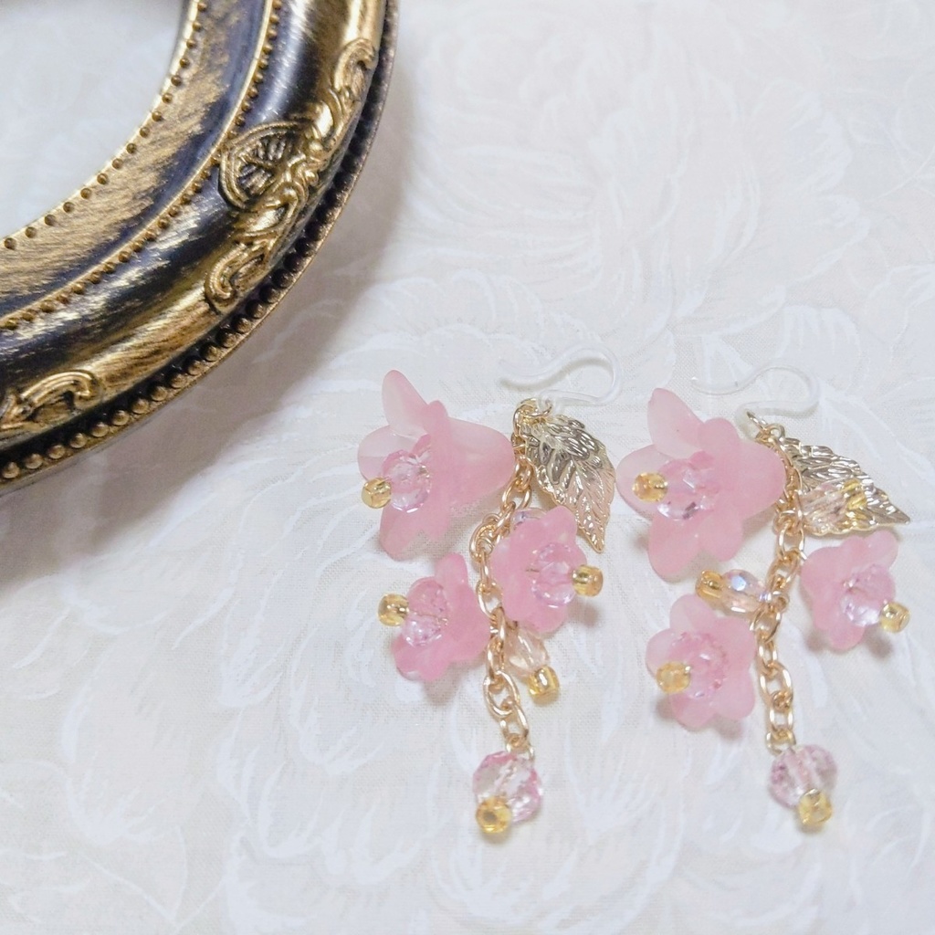 藤の花ピアス-ピンク-