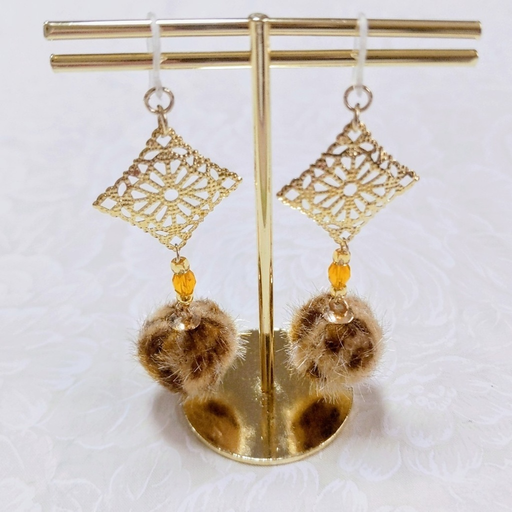 サバナクロー寮イメージピアス