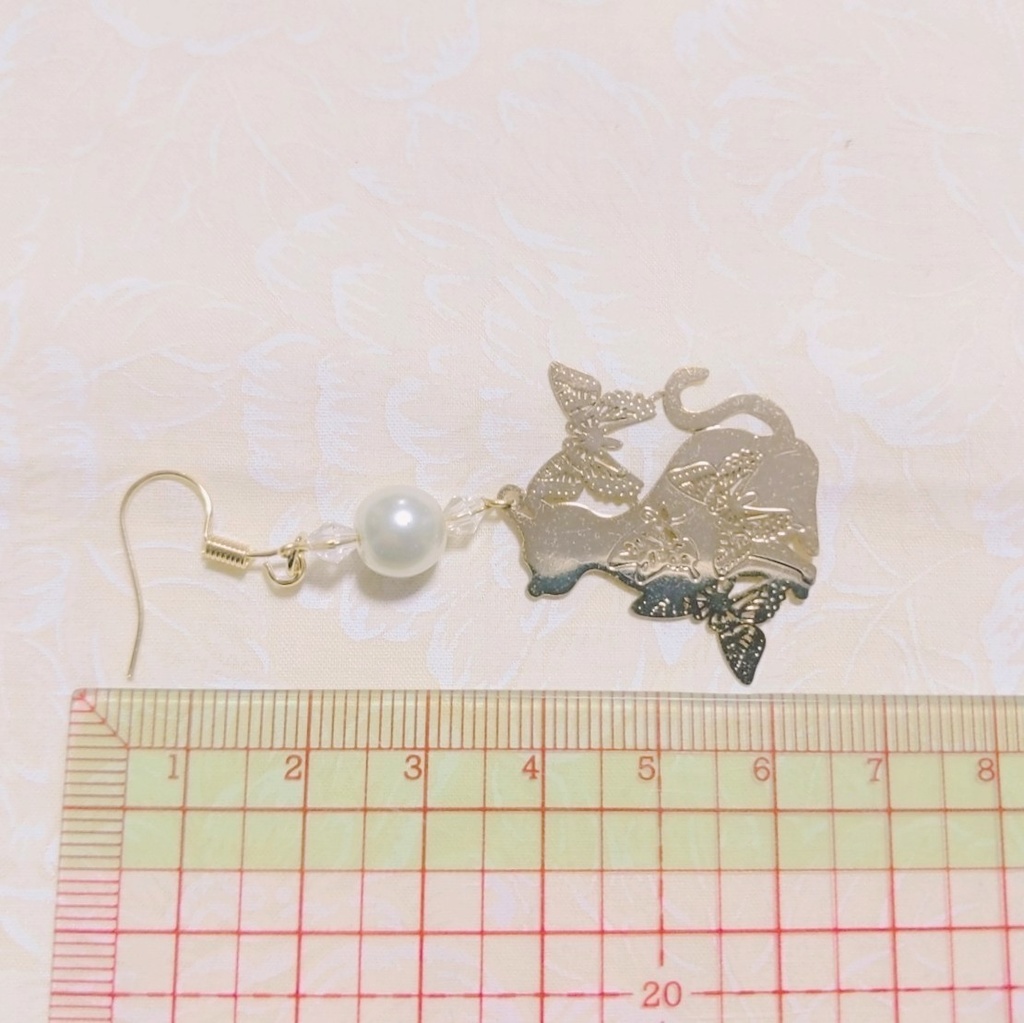 猫と蝶 ピアス