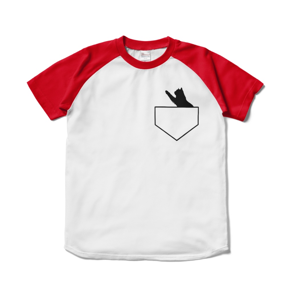 胸ポケットにいる猫がちょっかいかけてくるTシャツ