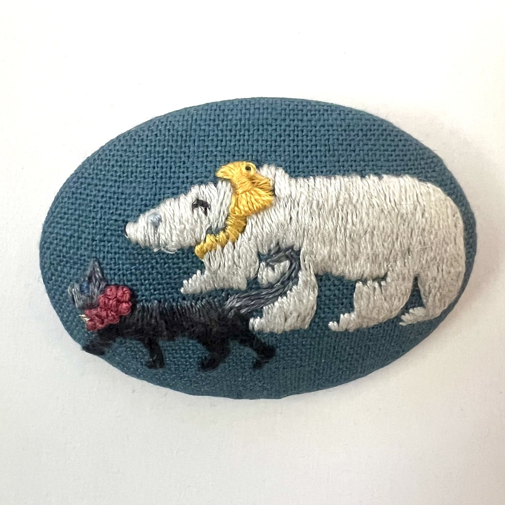 しろくまねこブローチ