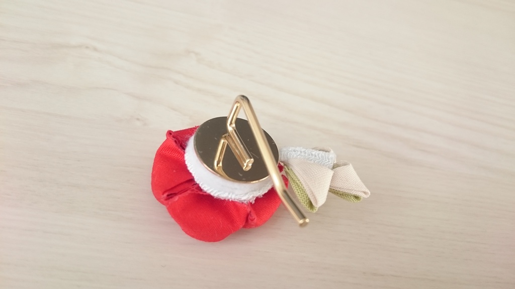 梅のポニーフック【赤】