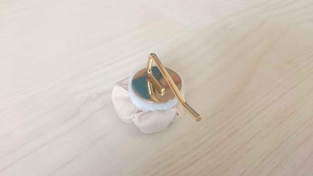 梅のポニーフック【アイボリー】