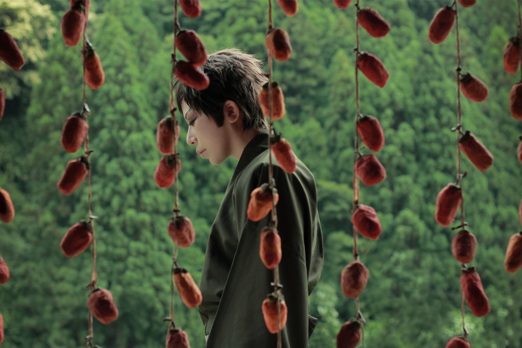 《Behind Solitude》