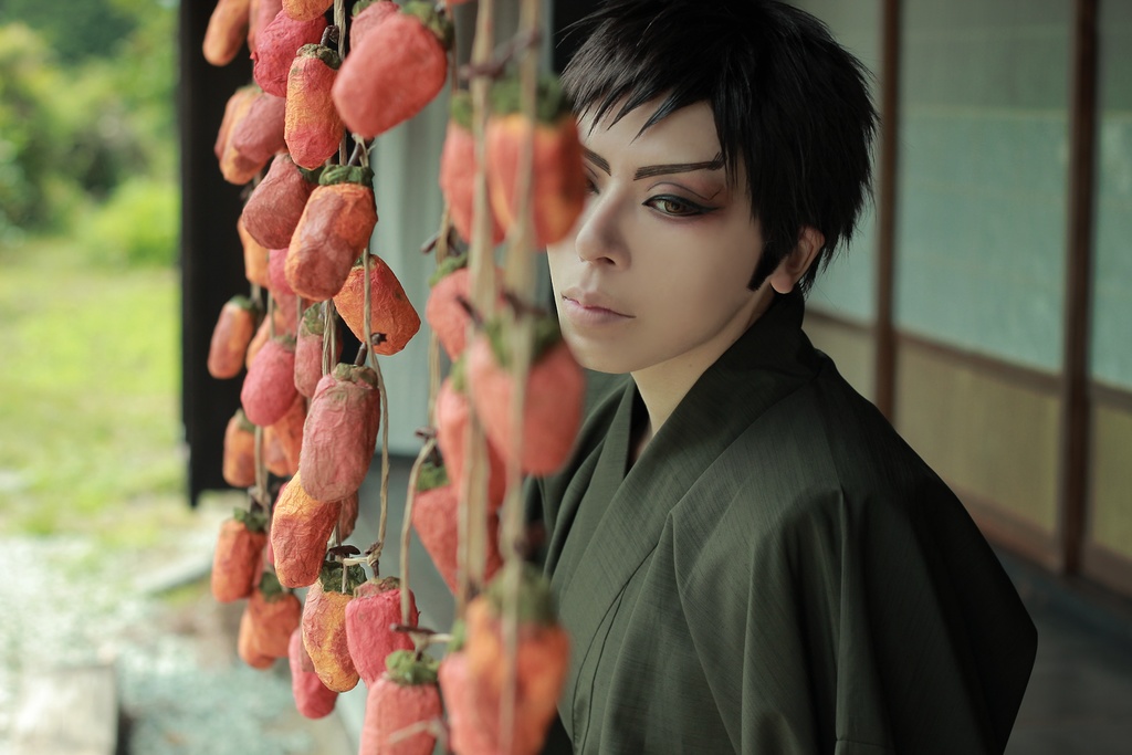 《Behind Solitude》