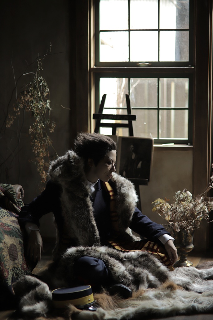 《Behind Solitude》