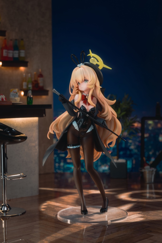 ニヤニヤ教授・バニーガール.VER・ブルーアーカイブ・未塗装ガレージキット