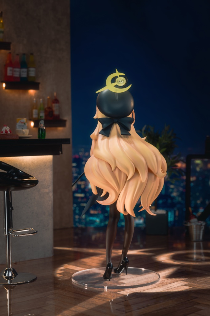 ニヤニヤ教授・バニーガール.VER・ブルーアーカイブ・未塗装ガレージキット