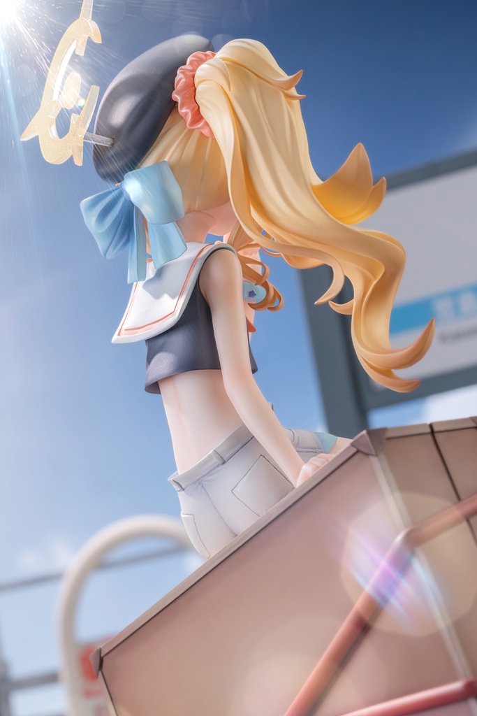 ニヤニヤ教授・休暇.VER・ブルーアーカイブ・未塗装ガレージキット