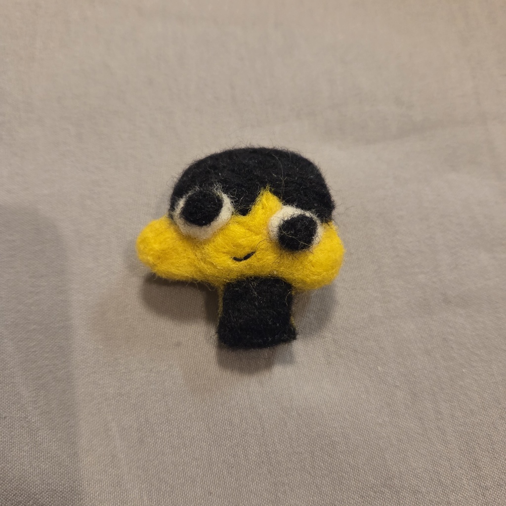 風紀くんブローチ