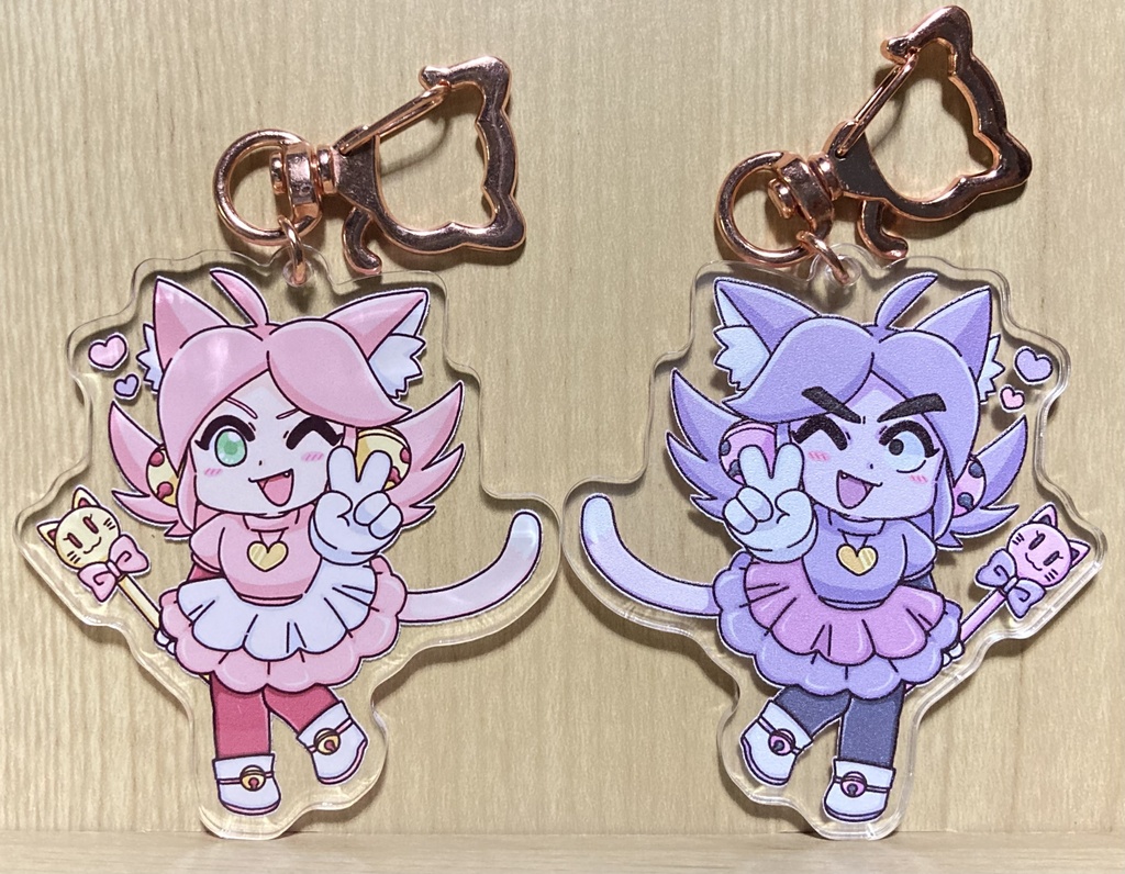 モモ 両面アクリルキーホルダー