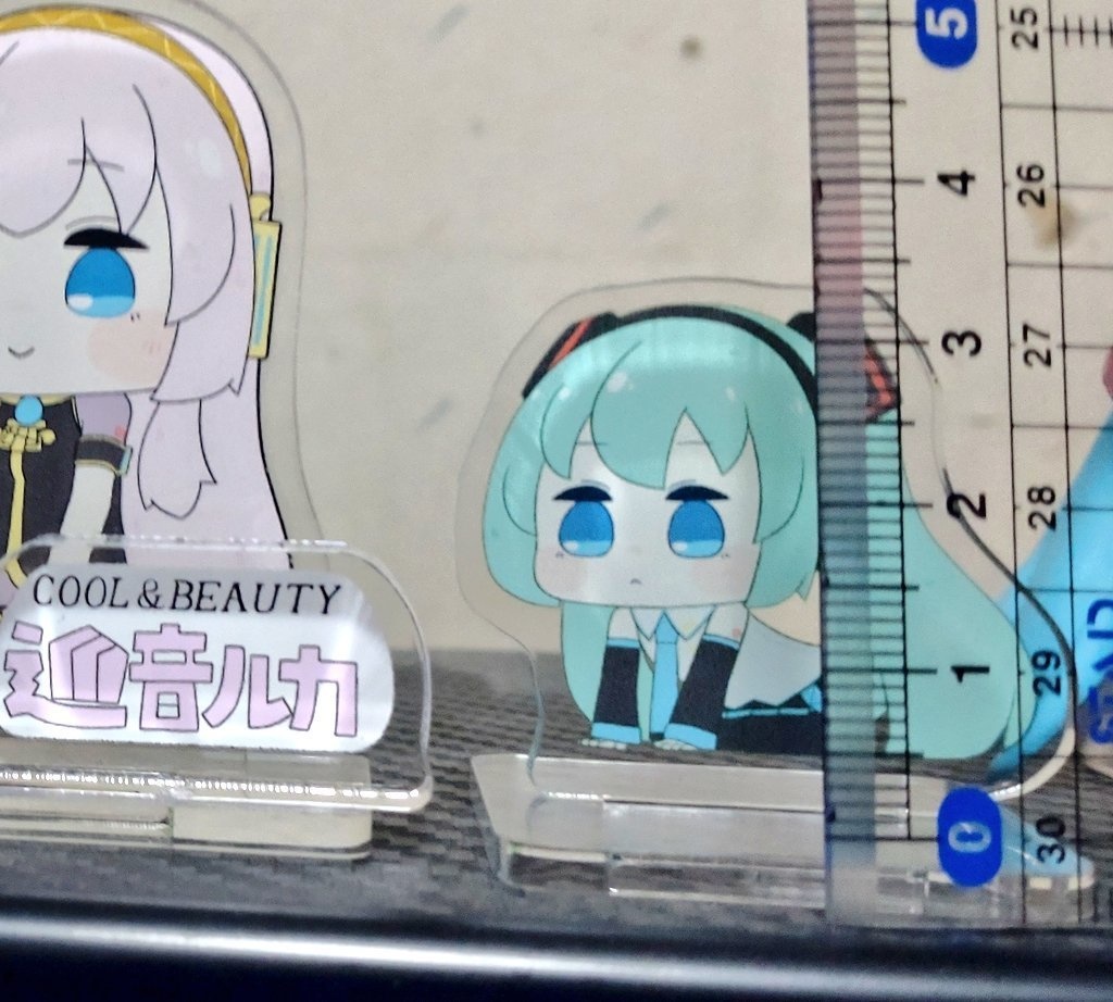 部屋の隅watch…ミクチャンアクリルスタンド