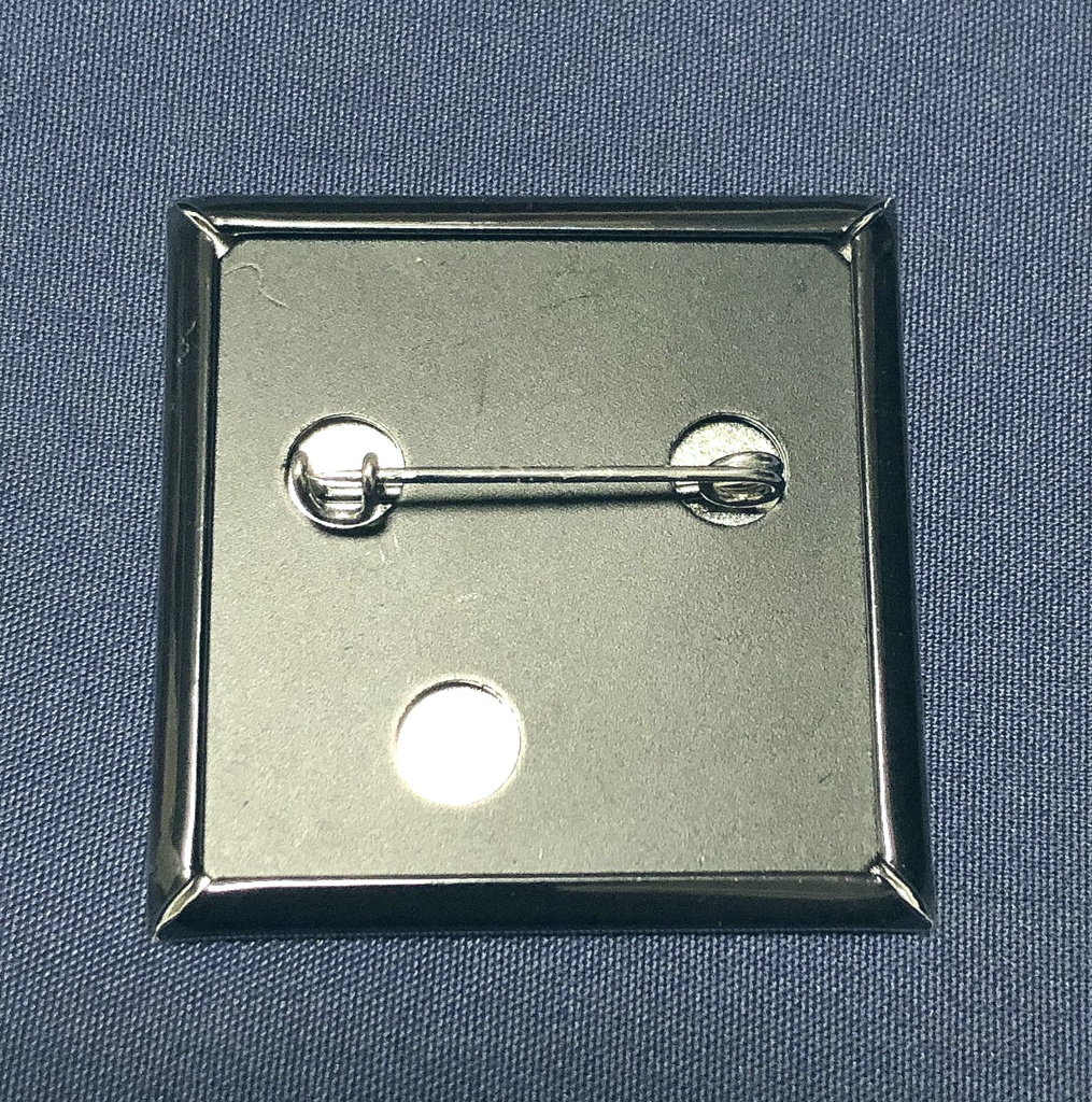 *スクエアカンバッジ