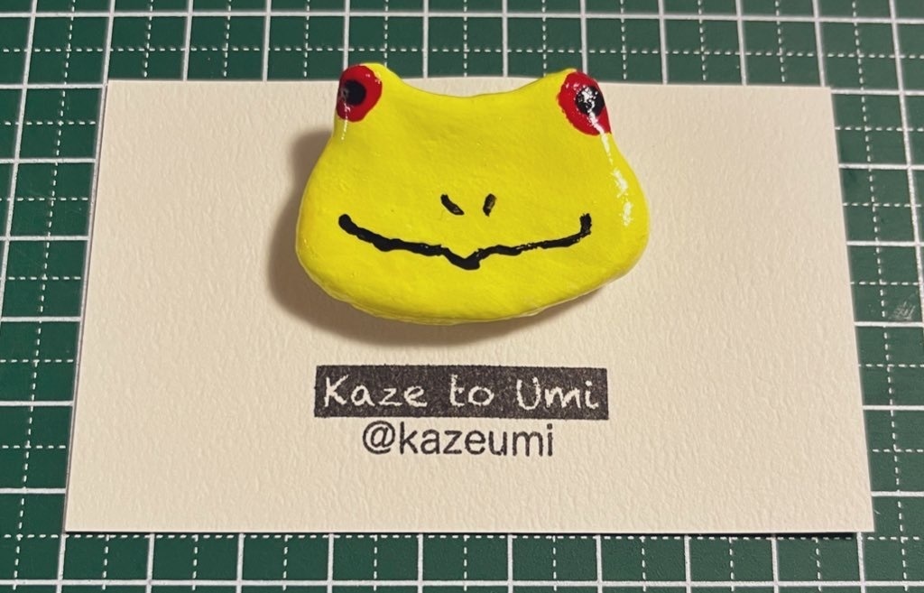 手作りブローチ カエル