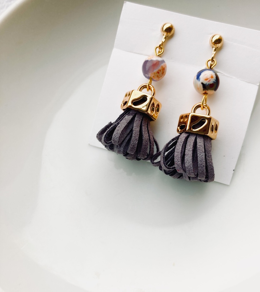グレータッセルピアス・イヤリング