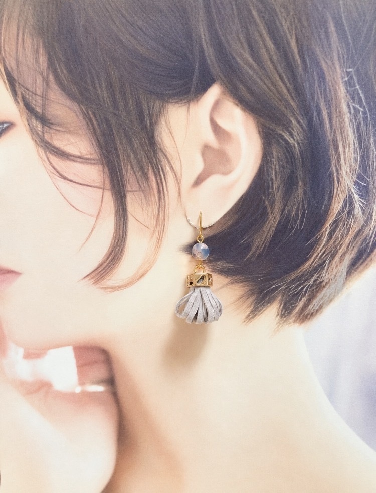 グレータッセルピアス・イヤリング