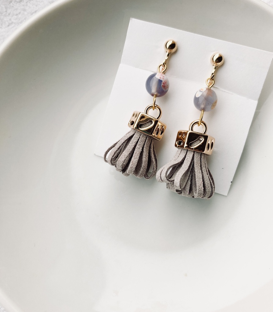 グレータッセルピアス・イヤリング