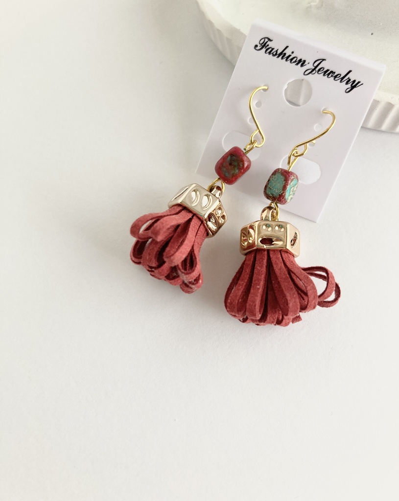 レッド×ターコイズのタッセルピアス・イヤリング
