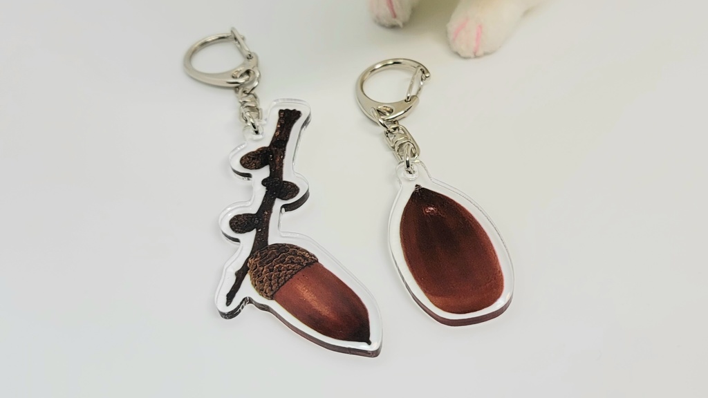つぶらなどんぐりアクリル