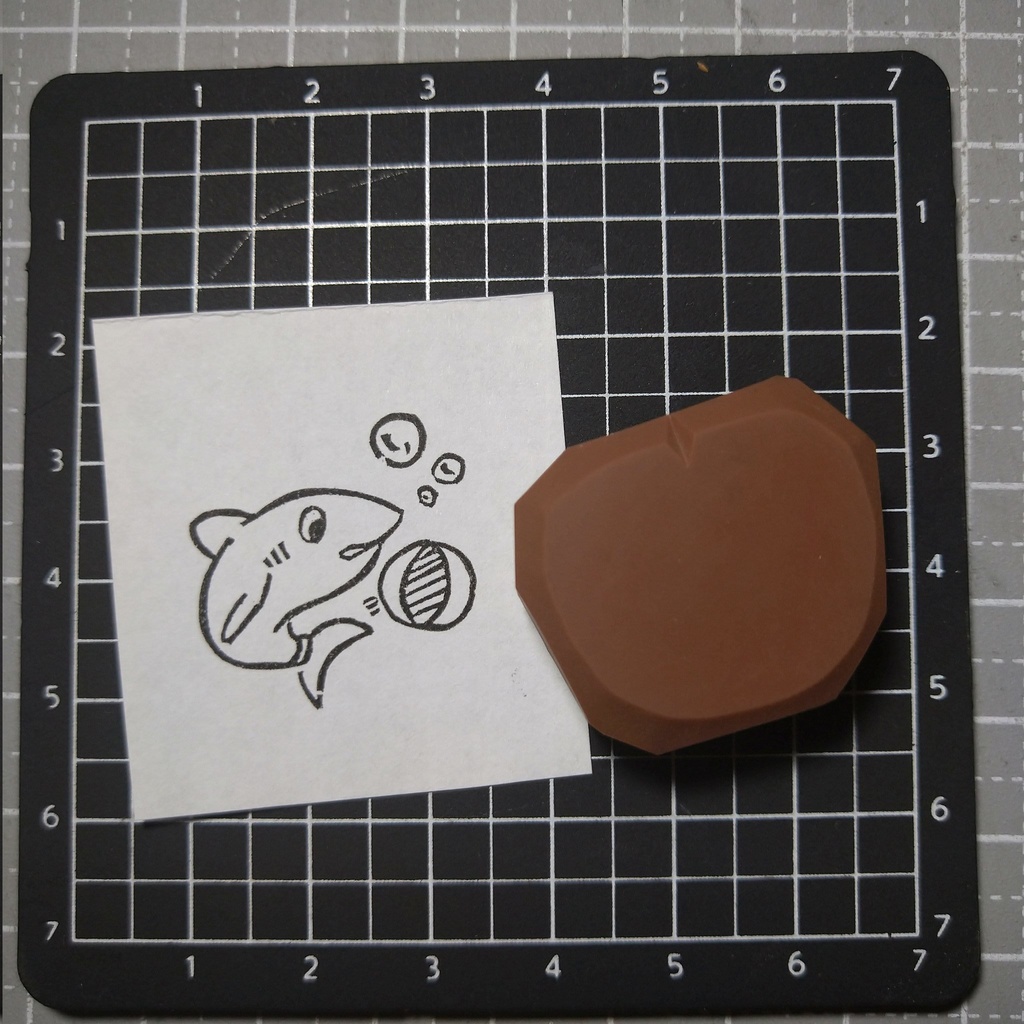 サメのフープくんのはんこ(サメとビーチボール)