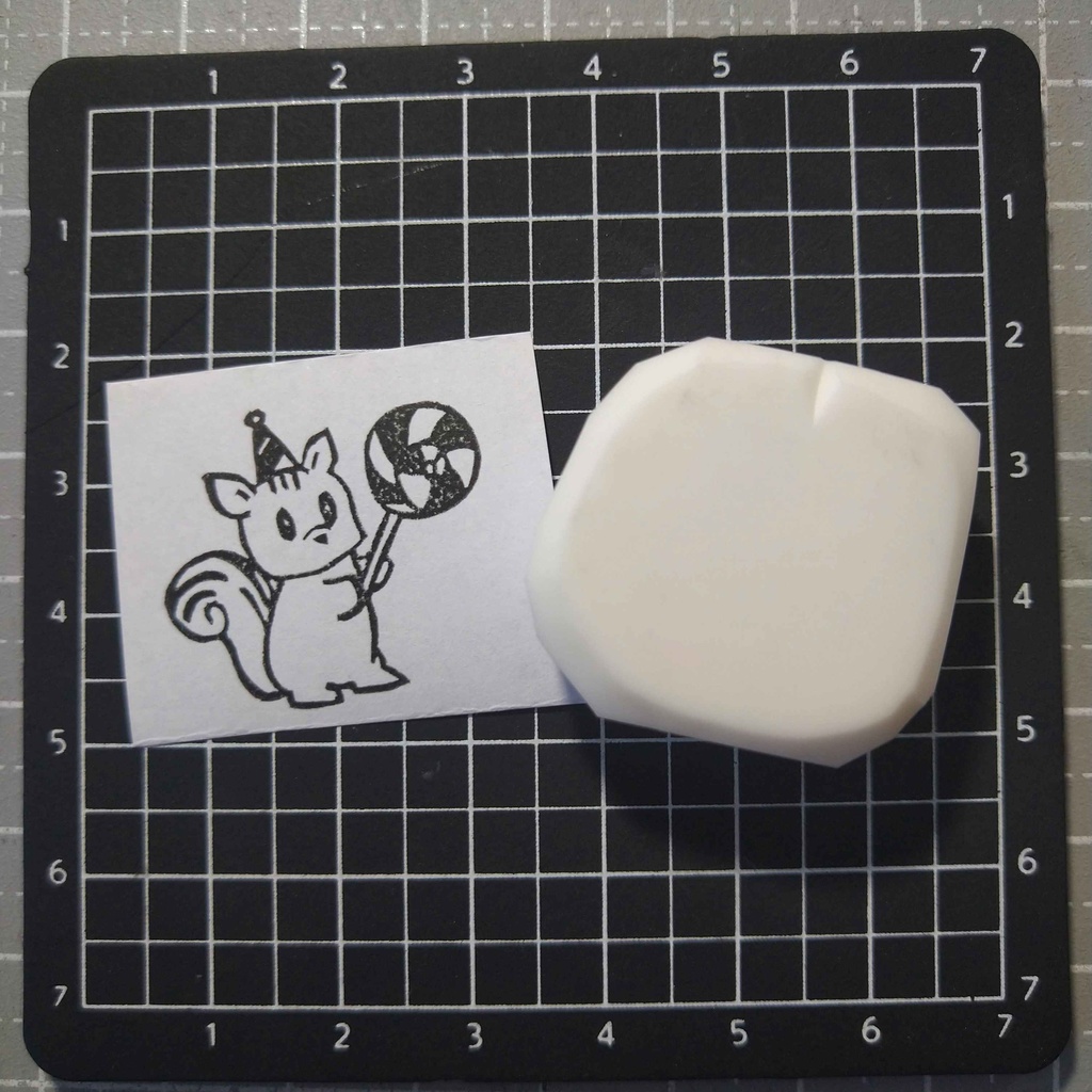 リスの消しゴムはんこ
