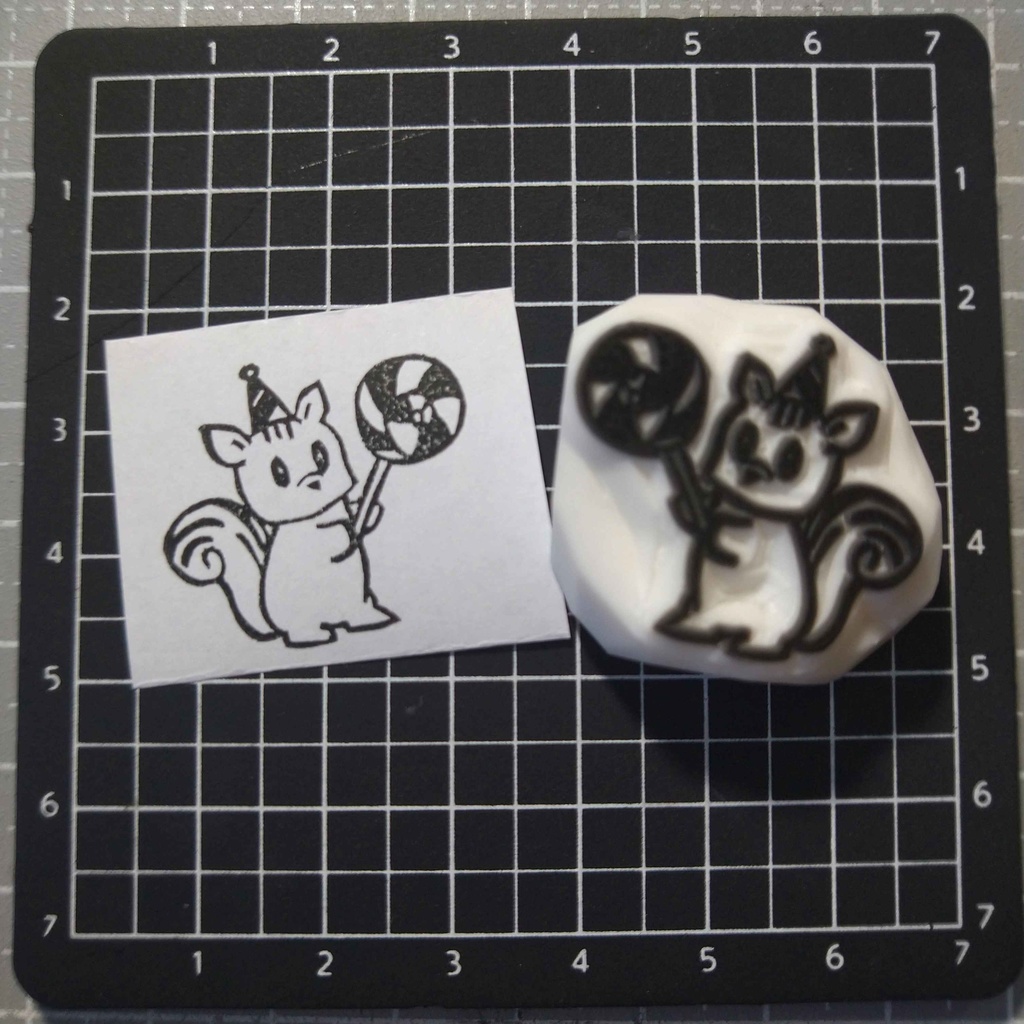 リスの消しゴムはんこ
