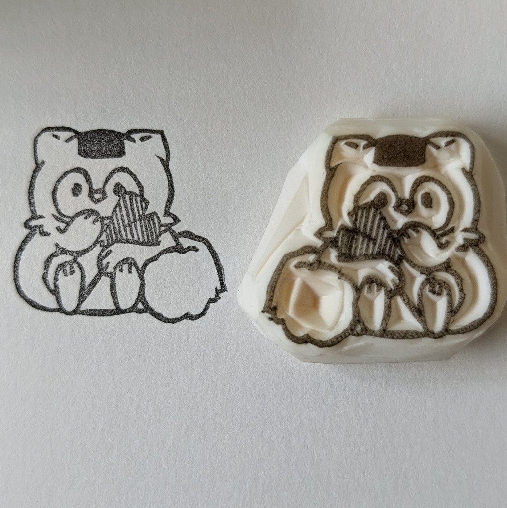 消しゴムはんこ おにぎりな たぬきときつね