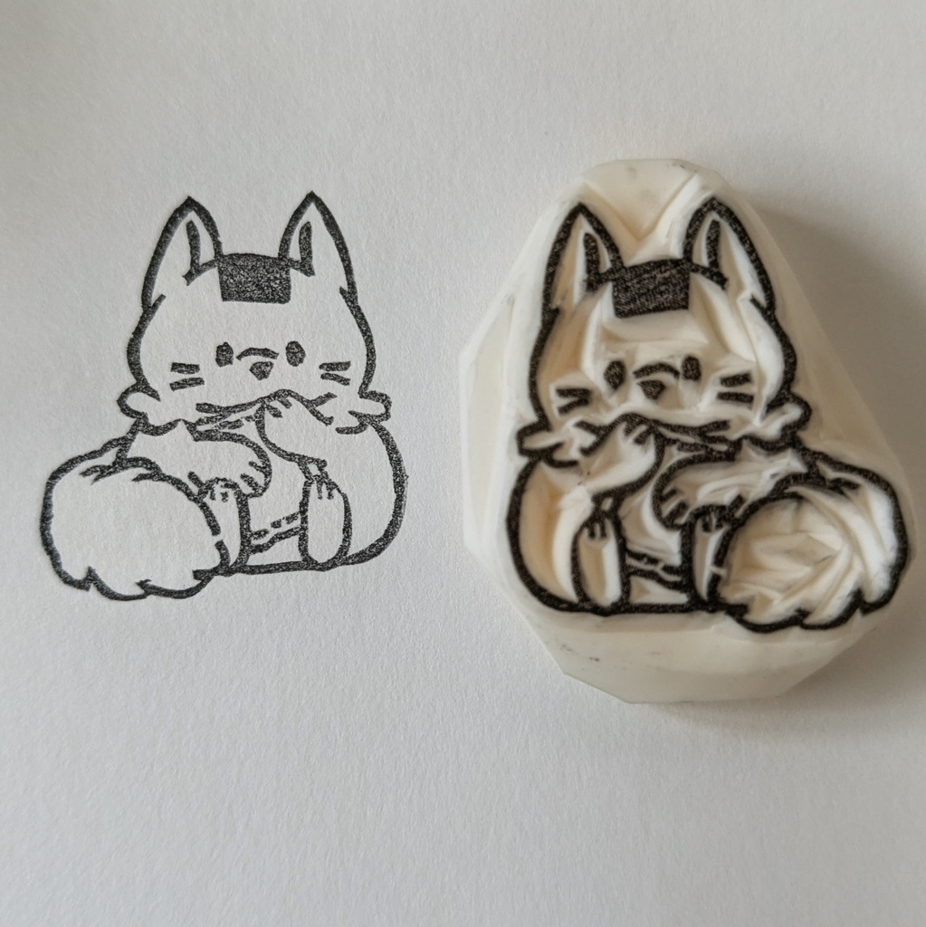 消しゴムはんこ おにぎりな たぬきときつね
