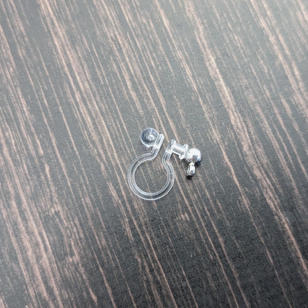 揺れるお花のイヤリング