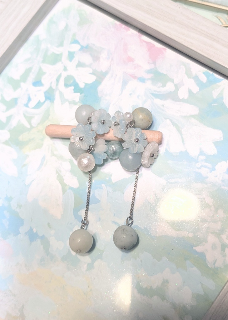 水色のお花のイヤリング