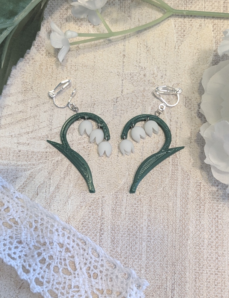 すずらんのイヤリング