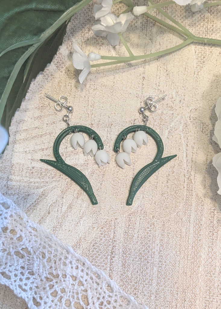 すずらんのイヤリング