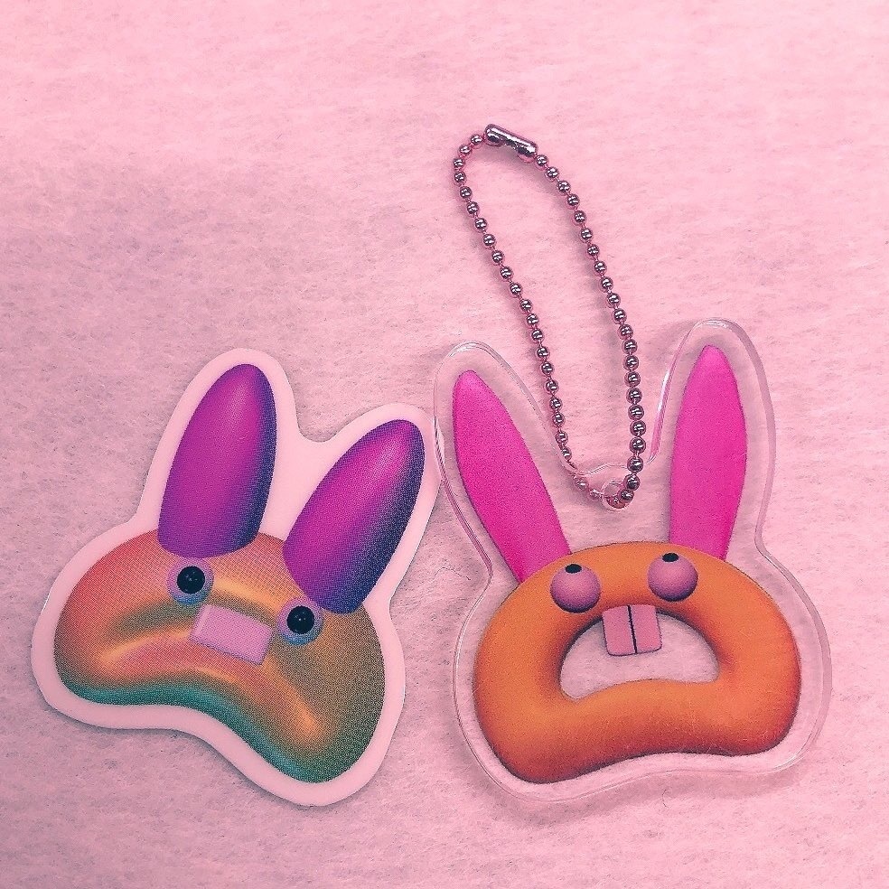 デバのアクキー4cm