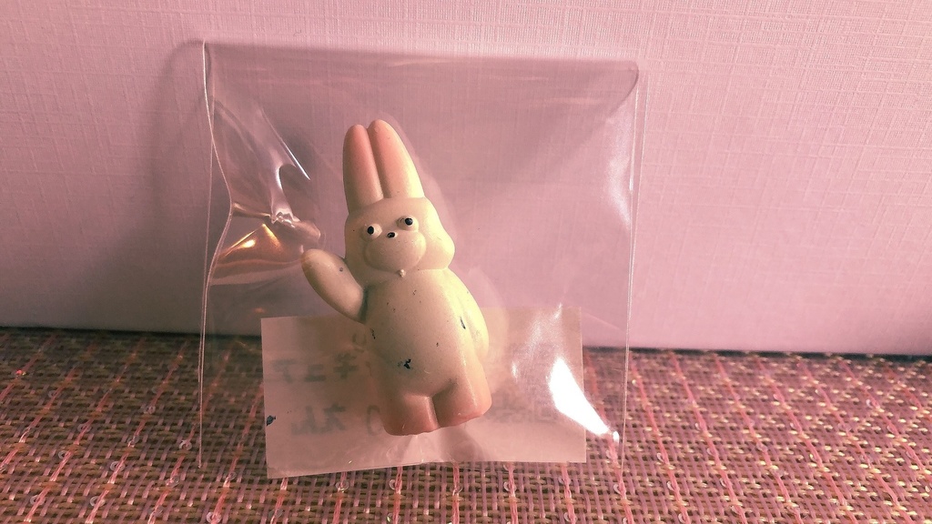 デゴのミニフィギュア　ちいさい　ピンク