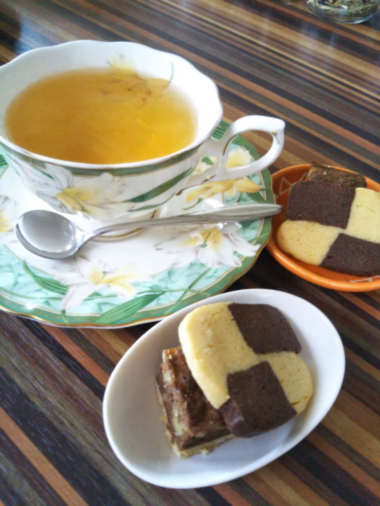 カモミールの香りが半端ないっ!!カモミール好きさんにお薦めのハーブティー【リラックスほっこりブレンド】