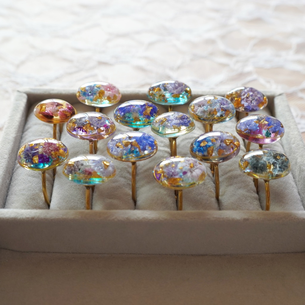 【一点物】お花のレジンリング ドライフラワーのアンティーク風アクセサリー