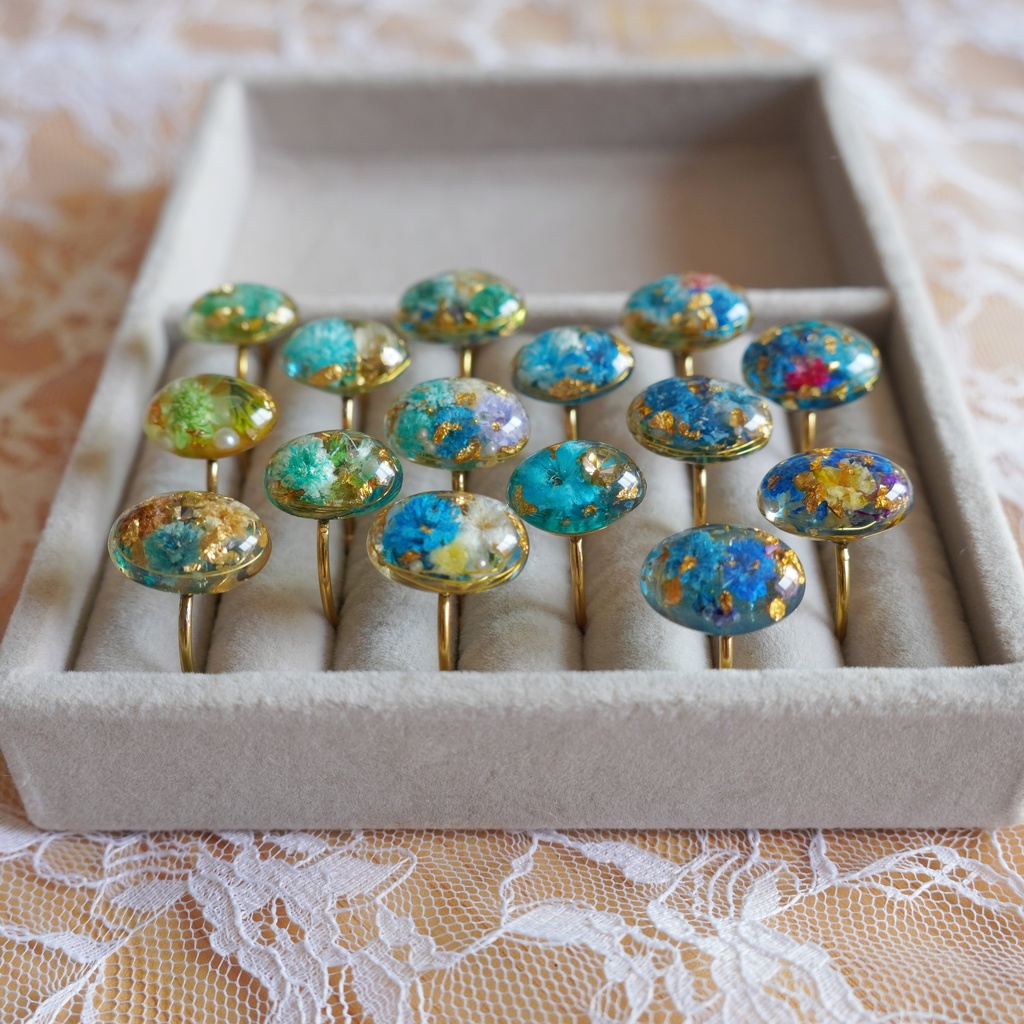 【一点物】お花のレジンリング ドライフラワーのアンティーク風アクセサリー