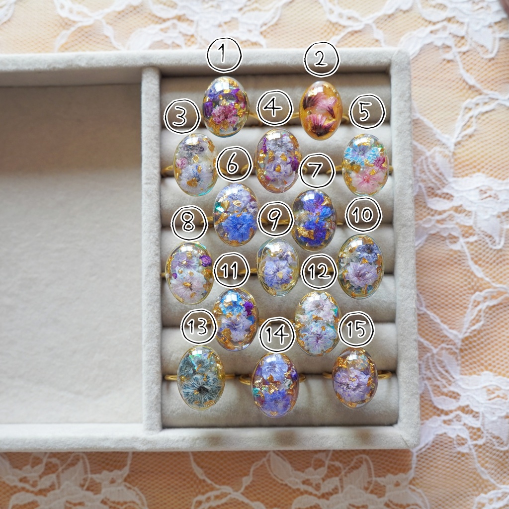 【一点物】お花のレジンリング ドライフラワーのアンティーク風アクセサリー