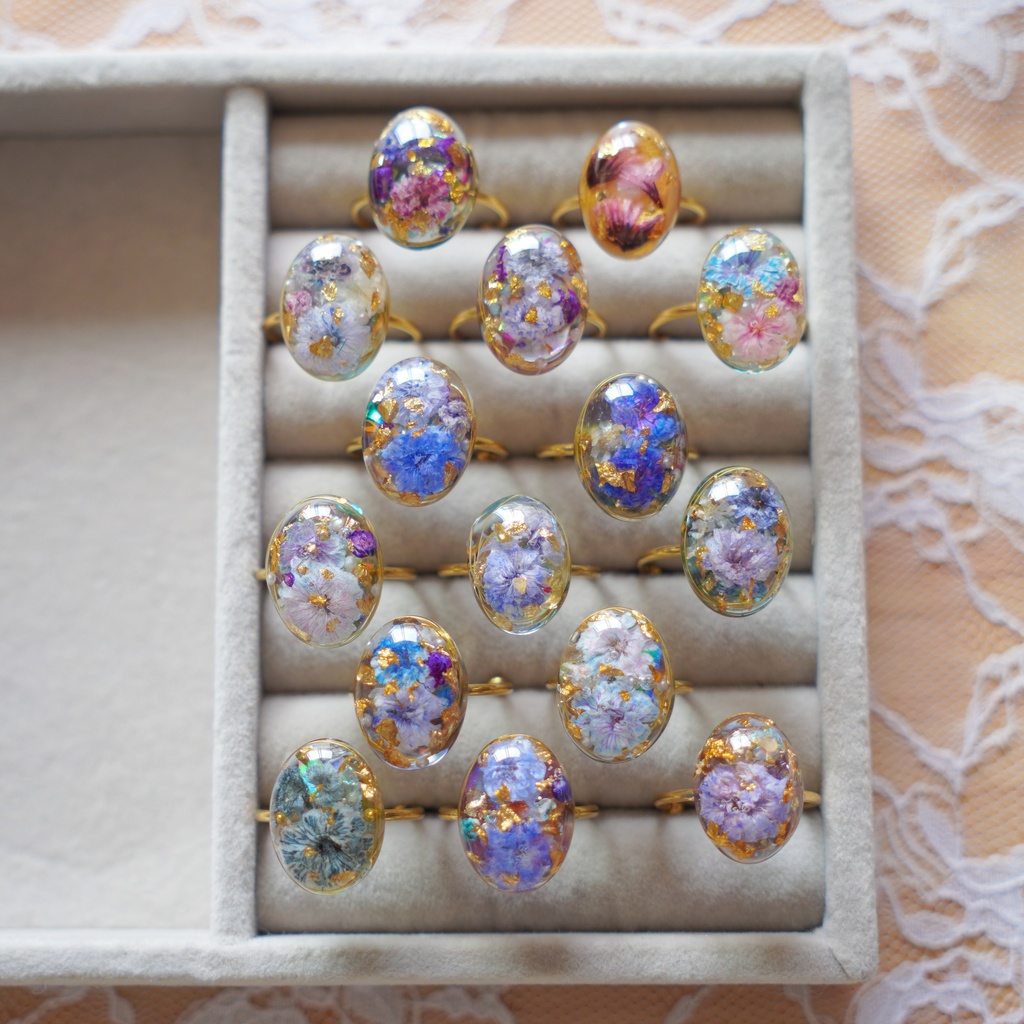 【一点物】お花のレジンリング ドライフラワーのアンティーク風アクセサリー