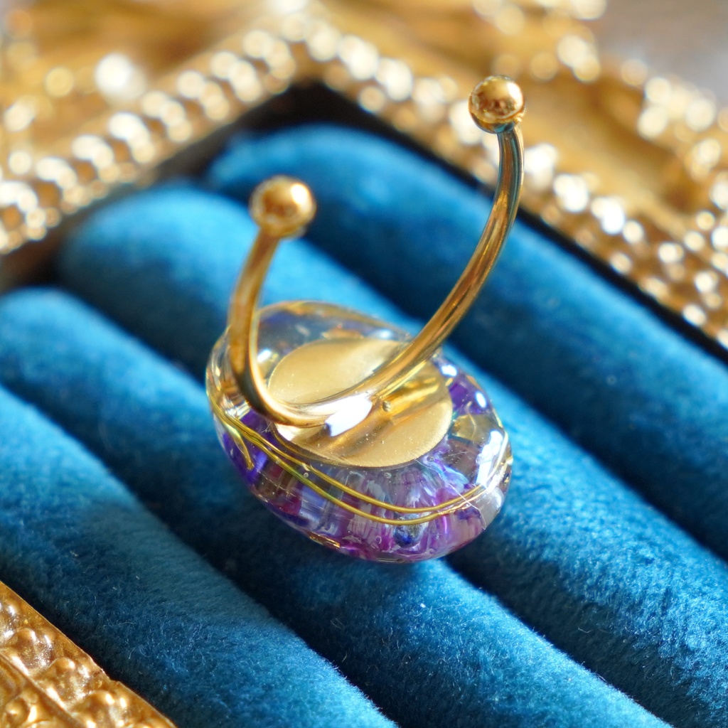 【一点物】お花のレジンリング ドライフラワーのアンティーク風アクセサリー