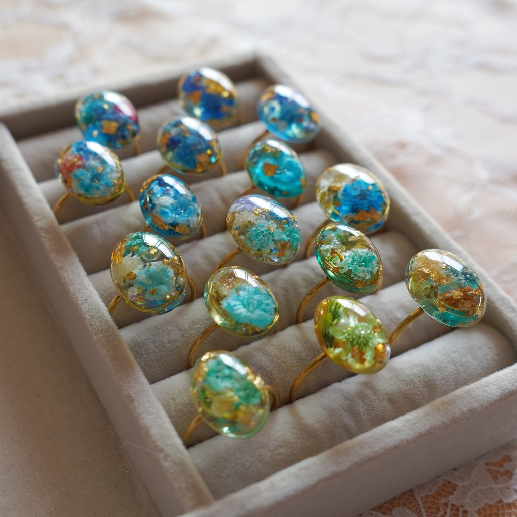 【一点物】お花のレジンリング ドライフラワーのアンティーク風アクセサリー