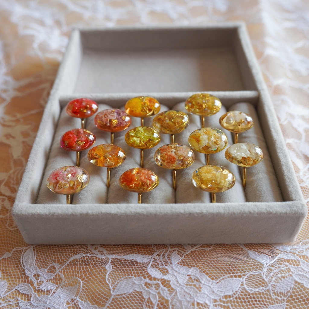 【一点物】お花のレジンリング ドライフラワーのアンティーク風アクセサリー