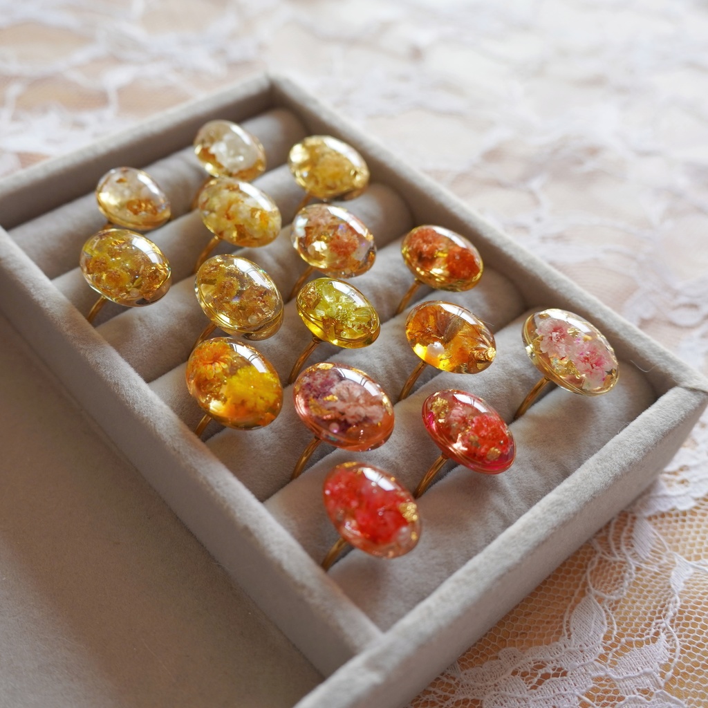 【一点物】お花のレジンリング ドライフラワーのアンティーク風アクセサリー