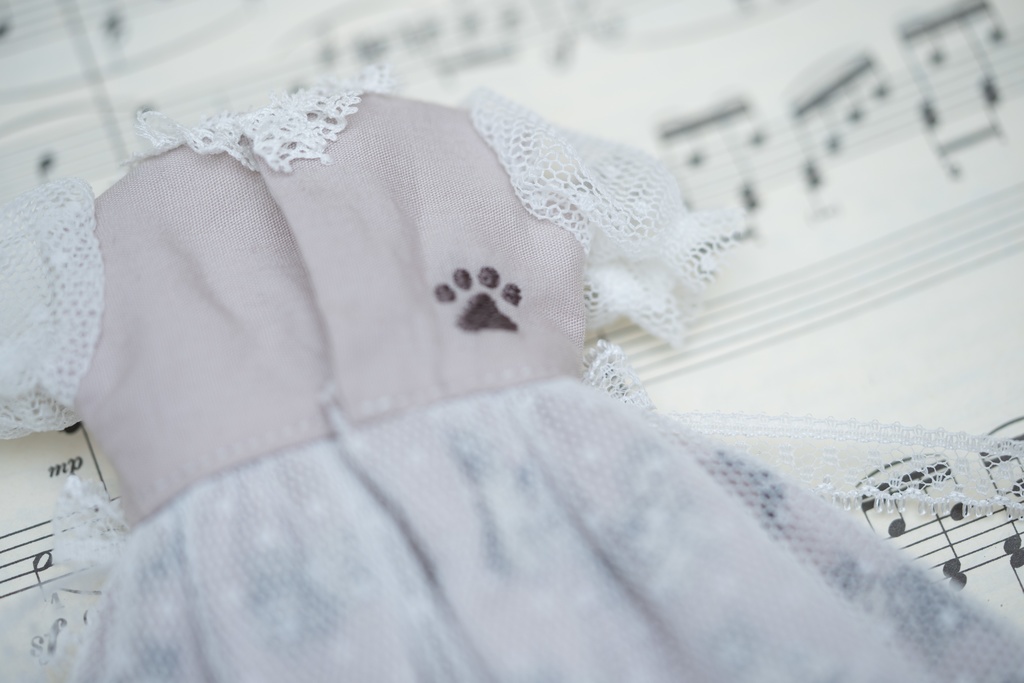 猫のワンピース（白）22センチ用