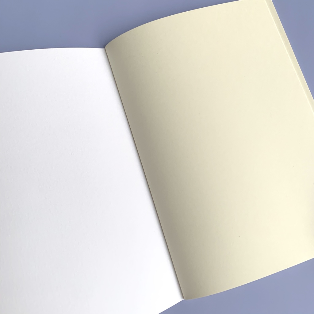 猫文字アルファベット 「E」レトロノート