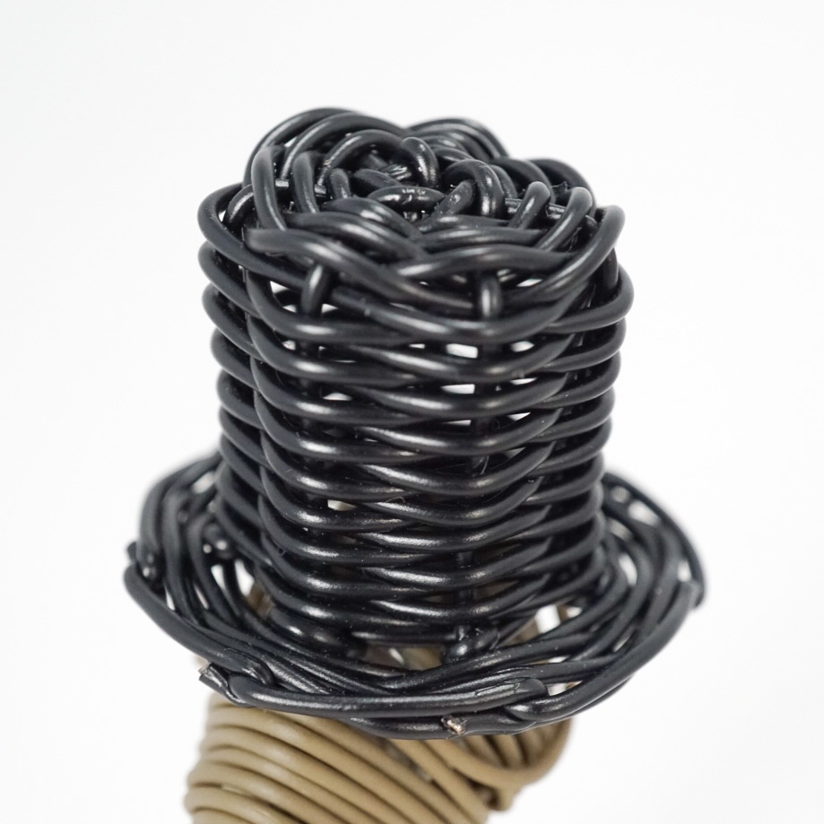 おすわりペストマスクちゃん(黒)