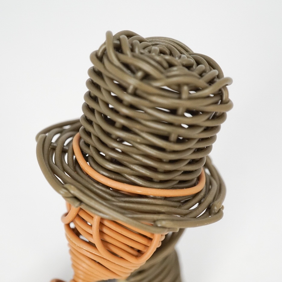 おすわりガスマスクちゃん(ブラウン)