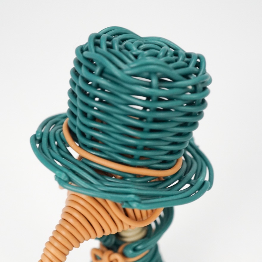 おすわりペストマスクちゃん(モスグリーン)